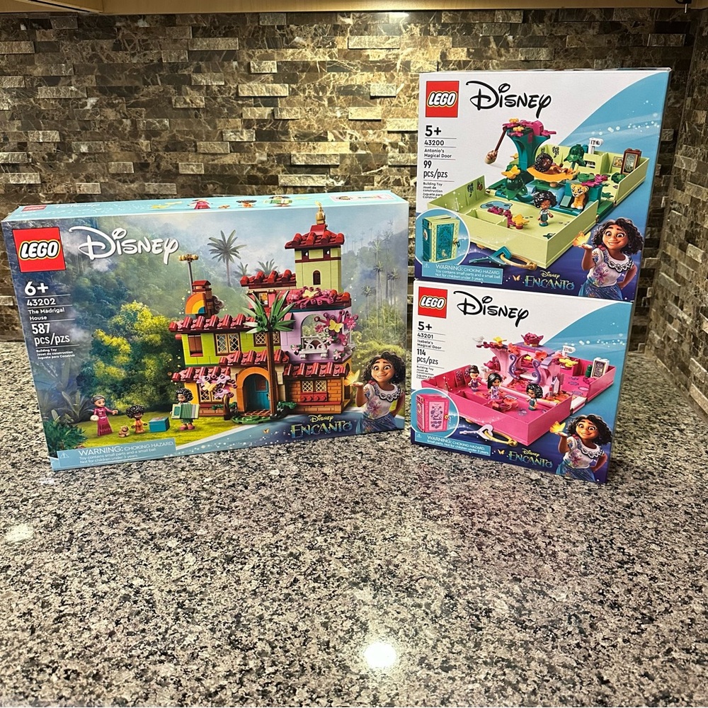 Lego Disney Encanto Sets (NIB)